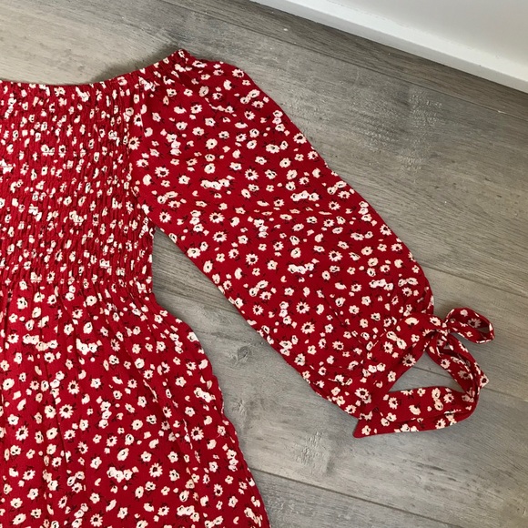 NWT Ruched Puffy Sleeve Flowy Tied Half Sleeve - Picture 4 of 7